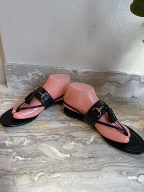 Gucci Black Leather Tassel Thong Sandals